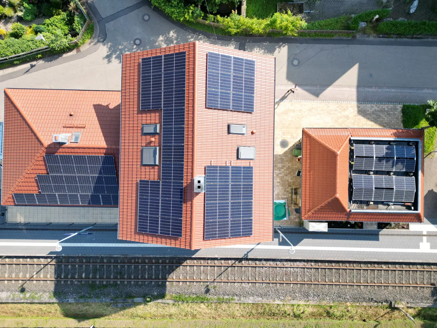 Freiburg ,Solar, Energieberatung, Photovoltaikanlagen, Solarmodule, PV-, Anlagenbau, PV-Anlage kaufen, Speicherbatterien, Solaranlage kaufen, Montage, Solaranlage, Solartechnik, Ladetechnik, Stromspeicher ,Solaranlagen, Photovoltaik, Beratung & Verkauf, Energiespeicher, E-Ladesäulen