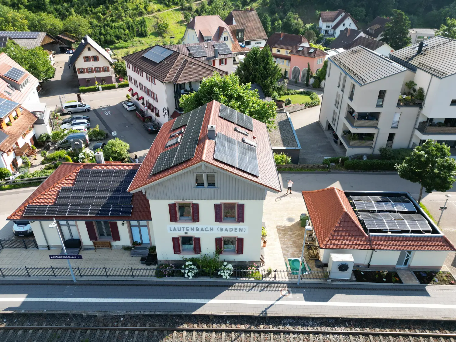 Karlsruhe ,Solar, Energieberatung, Photovoltaikanlagen, Solarmodule, PV-, Anlagenbau, PV-Anlage kaufen, Speicherbatterien, Solaranlage kaufen, Montage, Solaranlage, Solartechnik, Ladetechnik, Stromspeicher ,Solaranlagen, Photovoltaik, Beratung & Verkauf, Energiespeicher, E-Ladesäulen